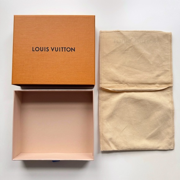 Louis Vuitton 2006 Groom Coin Pouch Monogram Adventures of Tintin Belgium Herge - Picture 14 of 16